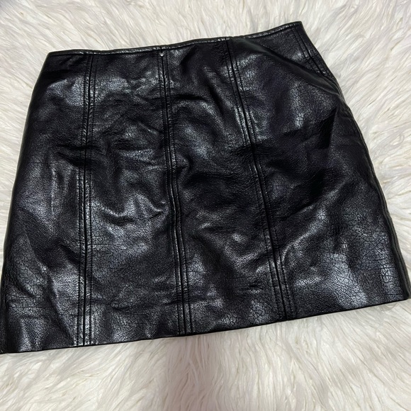 Blank NYC zippered detail skirt size 26 - Picture 4 of 4